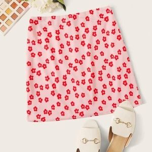 Cute pink floral skirt !